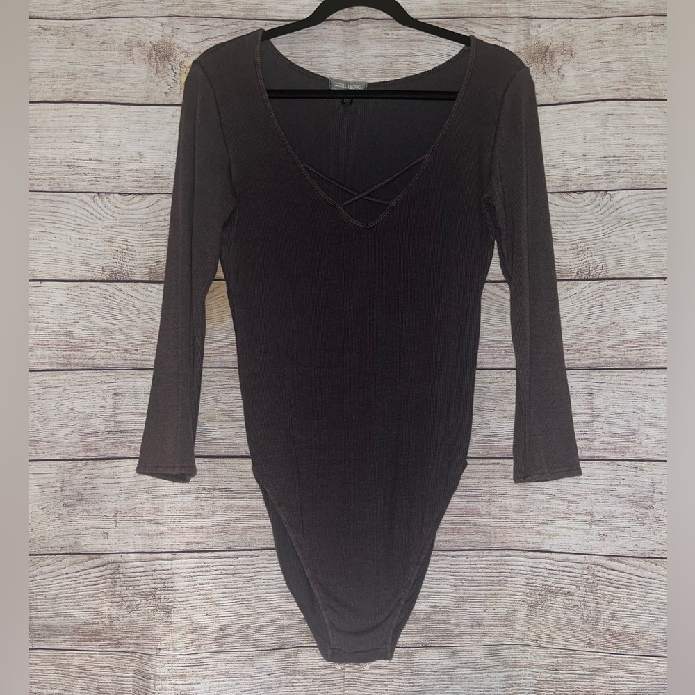 🤎3/$10 Billabong Dark Gray Bodysuit Size Large